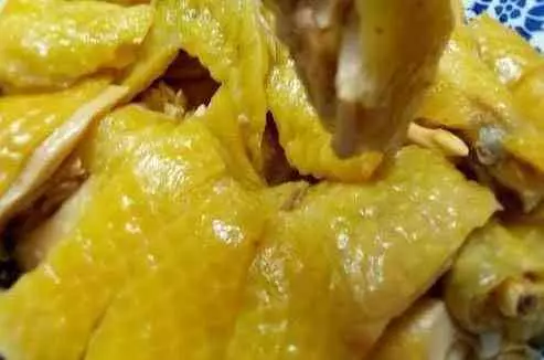 隔水蒸雞怎麼做?按照這個方法做,零失誤,皮脆肉滑,保留雞的原汁原味!