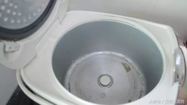 電飯鍋煮飯又慢又耗電?把「這個地方」擦一擦,一年能省幾十元,家家戶戶都需要!
