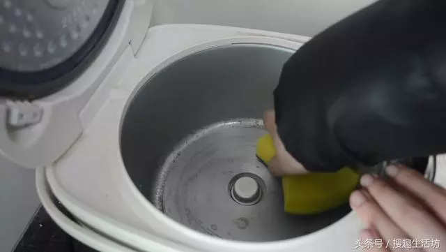 電飯鍋煮飯又慢又耗電?把「這個地方」擦一擦,一年能省幾十元,家家戶戶都需要!
