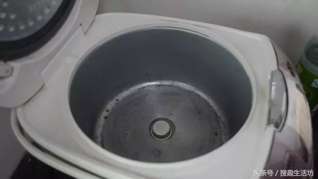 電飯鍋煮飯又慢又耗電?把「這個地方」擦一擦,一年能省幾十元,家家戶戶都需要!