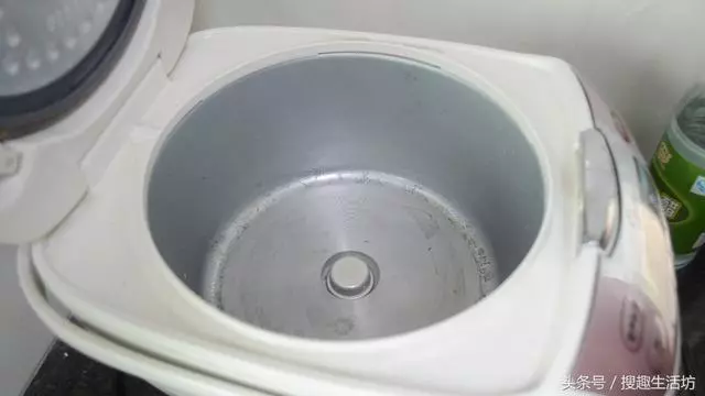 電飯鍋煮飯又慢又耗電?把「這個地方」擦一擦,一年能省幾十元,家家戶戶都需要!