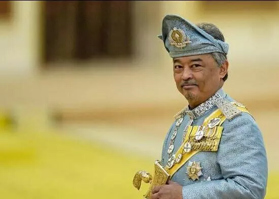 【關丹人注意了!】彭亨攝政王:「關丹於明年2019年起,所有「路牌」及「商店招牌」將加上爪夷文!」