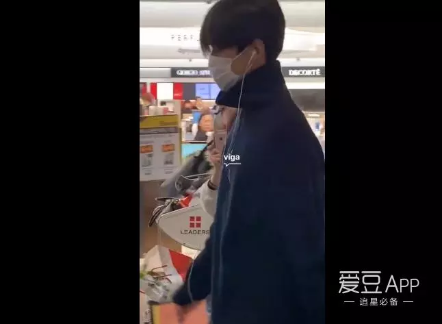 [EXO][新聞]181128 EXO抵達夏威夷第一件事，齊聚一堂為燦烈開慶生趴