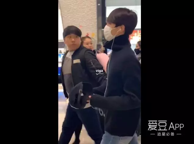 [EXO][新聞]181128 EXO抵達夏威夷第一件事，齊聚一堂為燦烈開慶生趴