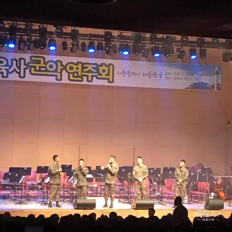 [BigBang][新聞]181128 勝利出席美國時尚活動展現全球藝人的威嚴
