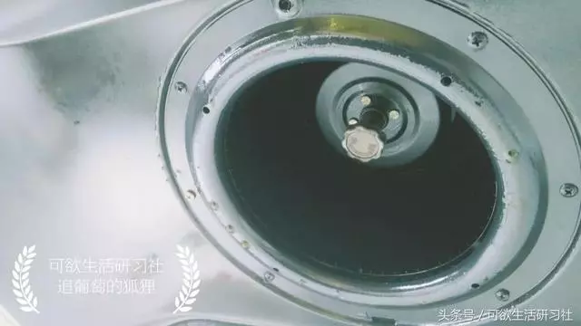 油膩灶台瞬間煥然一新?試了日本10分鐘清潔法,連百潔布都用不上