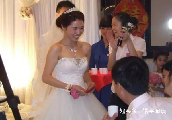 失去雙親後,姑姑寧可離婚也要供我上大學,表弟結婚我送三十萬
