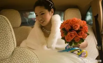 懷了雙胞胎,婆婆來幫忙做飯,廚房聽到笑聲,推開門後她想離婚了