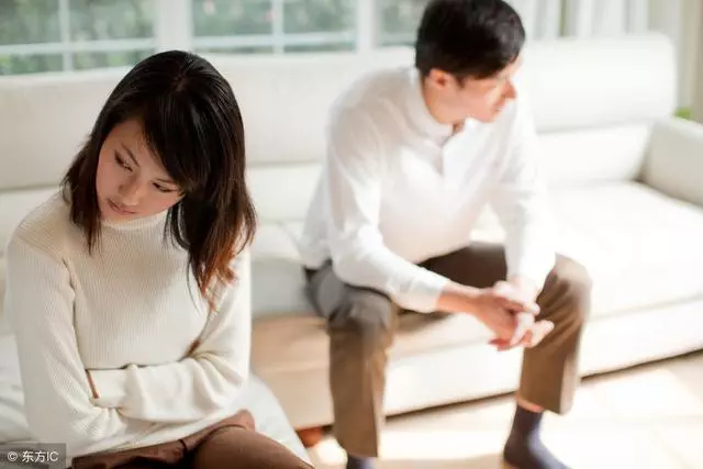 婆婆來我家養老,聽說我父母要出門旅遊,竟然氣的直接摔了筷子