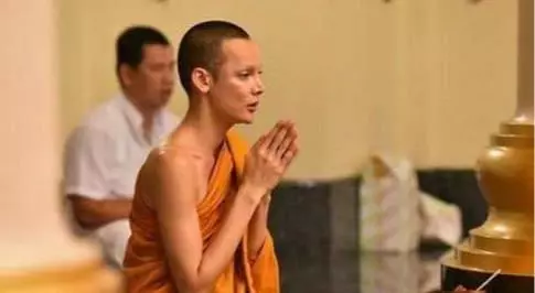 泰國「人妖」在退休之後,都是過著怎樣的生活?結局讓人唏噓不已!