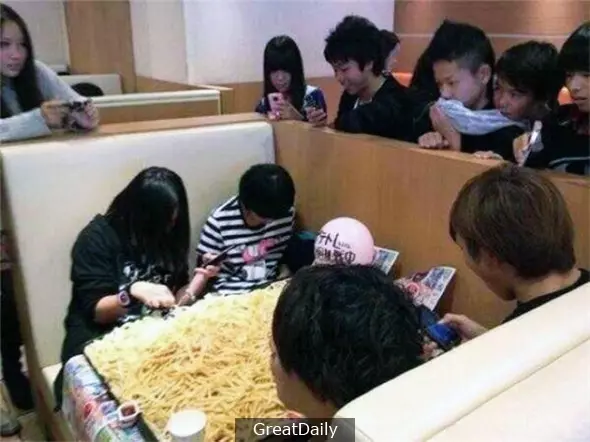 日本絕對是全球最變態的國家,看到第18張照片後,我決定以後都再不敢吃KFC了!!
