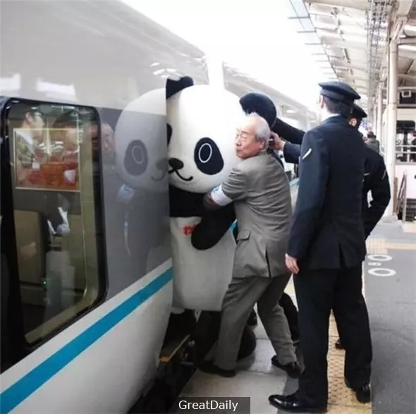 日本絕對是全球最變態的國家,看到第18張照片後,我決定以後都再不敢吃KFC了!!