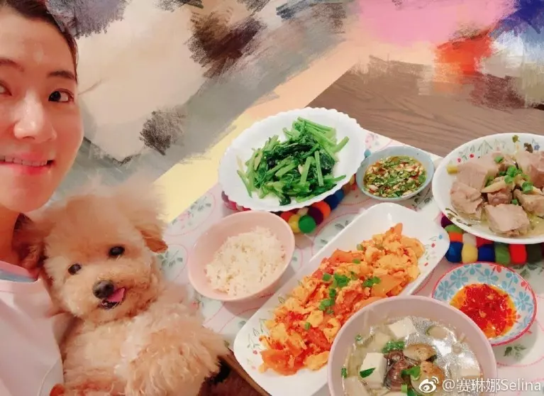 Selina又再瘦出新高度!2個月健身特訓體脂率激減回復好身材,本人:衣櫃里現在找不到合身的衣服!