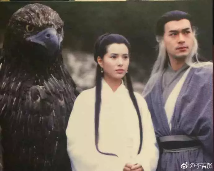 『最美小龍女』穿越時空了?! 李若彤23年後不但沒老,顏值還一路飆升!網民驚呼:是吸血鬼吧?!