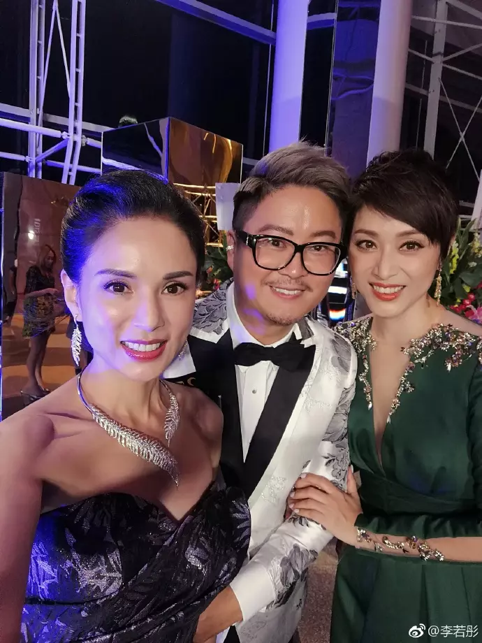 『最美小龍女』穿越時空了?! 李若彤23年後不但沒老,顏值還一路飆升!網民驚呼:是吸血鬼吧?!