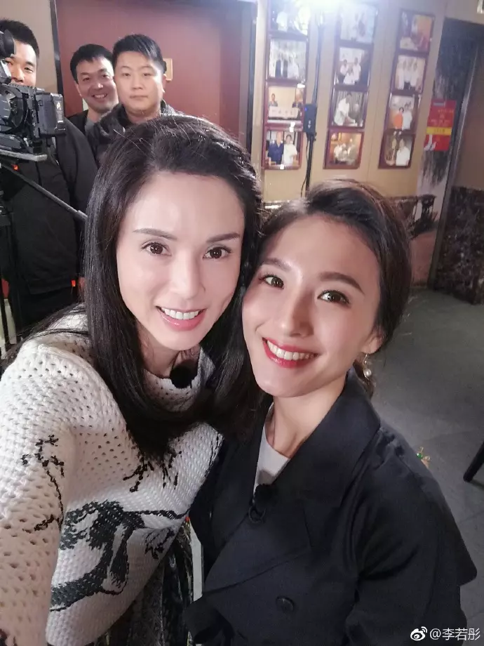 『最美小龍女』穿越時空了?! 李若彤23年後不但沒老,顏值還一路飆升!網民驚呼:是吸血鬼吧?!