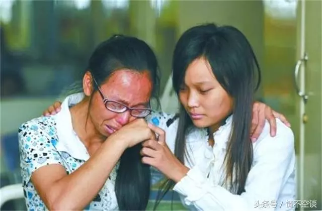 200萬遺產,倆兒子一人十萬,女兒只得一枚黑戒指,淚流滿面
