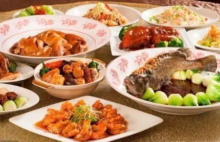 我坐月子,婆婆來照顧了我8天,她走後我找手機,掀開枕頭我哭了