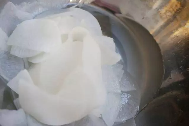 自製腌蘿蔔,注意這一點,酸甜爽脆,健康開胃,腌完就能吃