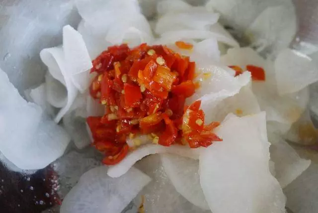 自製腌蘿蔔,注意這一點,酸甜爽脆,健康開胃,腌完就能吃