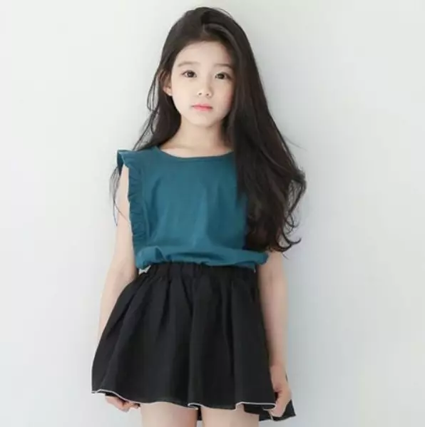 8歲小女孩被封「世界最美女生」紅遍全世界!但滑開相簿「看到她哥哥」竟長得比她更好看!