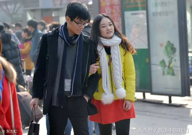 嫌老公沒用離了婚,一年後在遇到前夫,她哭著說:自己真是個傻子