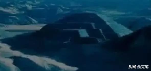 神秘的百慕達三角區域的海底金字塔比古埃及金字塔更壯觀
