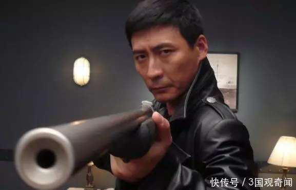 43歲癌症病逝,瞞著家人9年,葬禮上幾百人送行,許晴崩潰大哭!