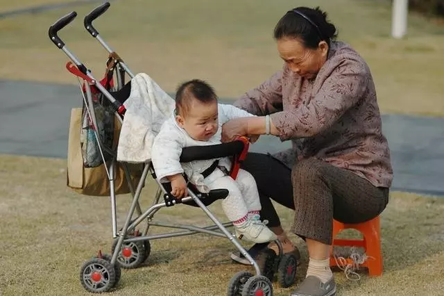 人販子騙術又出新招,告訴孩子:遇見這3種人,趕快往人多的地方跑!