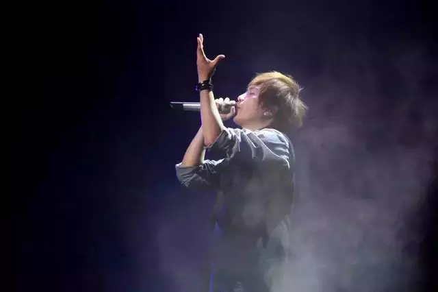 五月天將演唱韓寒新電影主題曲,我耳機都帶好了,韓寒:歌還沒寫