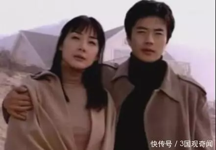43歲癌症病逝,瞞著家人9年,葬禮上幾百人送行,許晴崩潰大哭!
