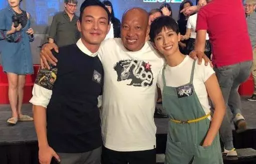 和女助理結婚,新娘丑到被鄰居投訴,大半個娛樂圈都去參加婚禮