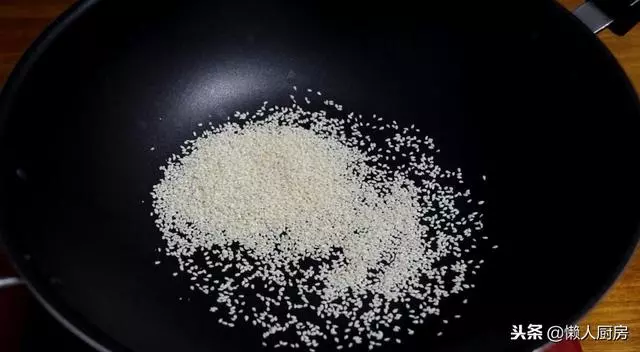 別只會用紫菜煮湯喝,教你用紫菜做【芝麻海苔碎】,鮮香酥脆,大人小孩都愛吃!
