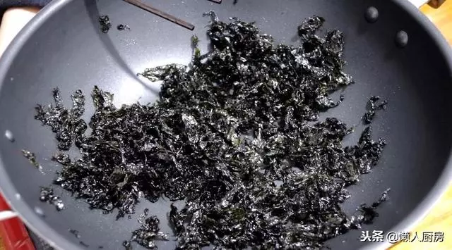 別只會用紫菜煮湯喝,教你用紫菜做【芝麻海苔碎】,鮮香酥脆,大人小孩都愛吃!