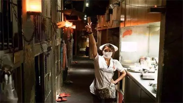 日本最重口味的餐廳,一邊吃飯一邊受刑,你敢去試一試嗎?