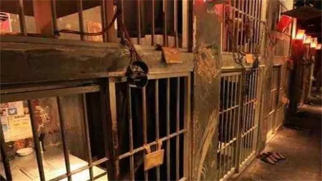 日本最重口味的餐廳,一邊吃飯一邊受刑,你敢去試一試嗎?