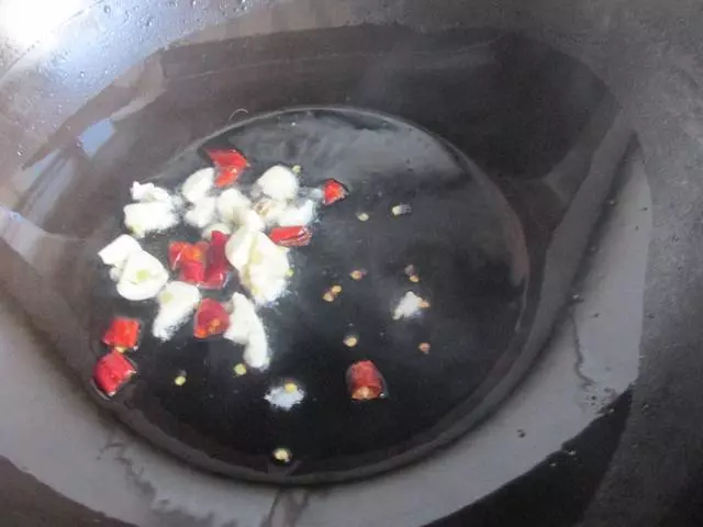 捲心菜這樣做比干鍋包菜好,減肥補充維生素,冬天多吃這菜不感冒