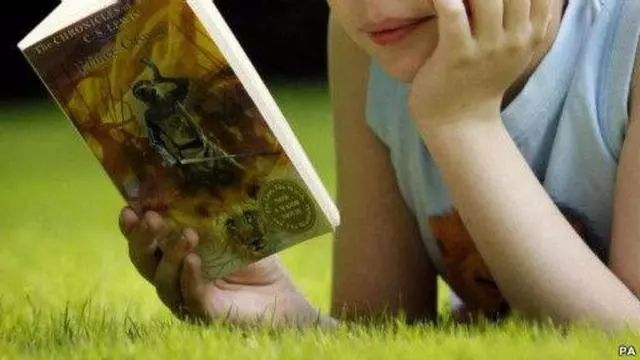 大姑姐離婚把孩子寄養在我家,鄰居說句話讓我發現一個秘密