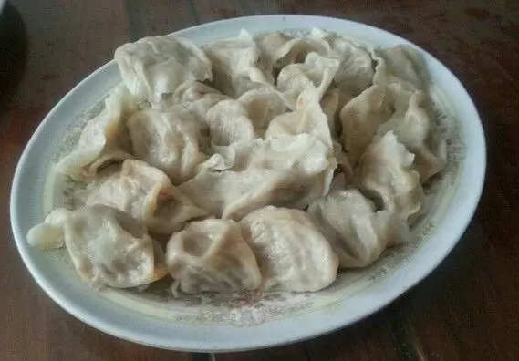 婆婆住院,兒媳天天給她包餃子,老公偷嘗一口,吐了出來