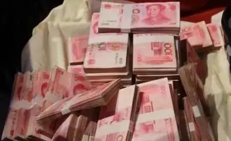 姐姐結婚媽給五萬嫁妝,准姐夫來了說的一番話,媽送上五十萬!
