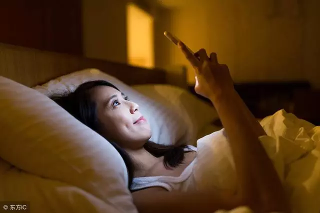 睡前5個「減壽」習慣不要有,做好5件事,改善失眠,會更易長壽