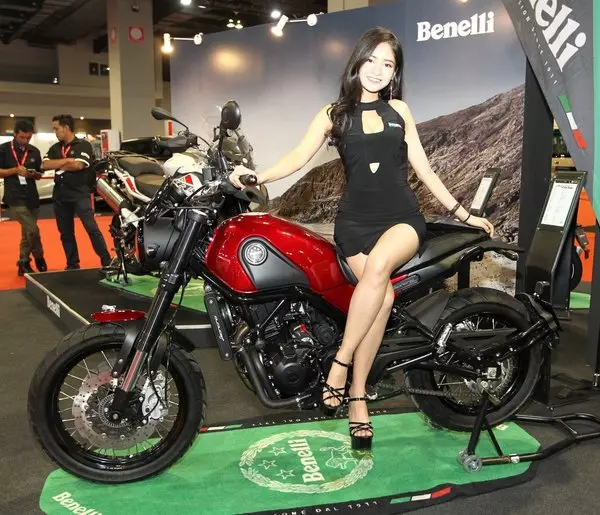 香車美人,就在【2018吉隆坡國際汽車展】飆現狂野美