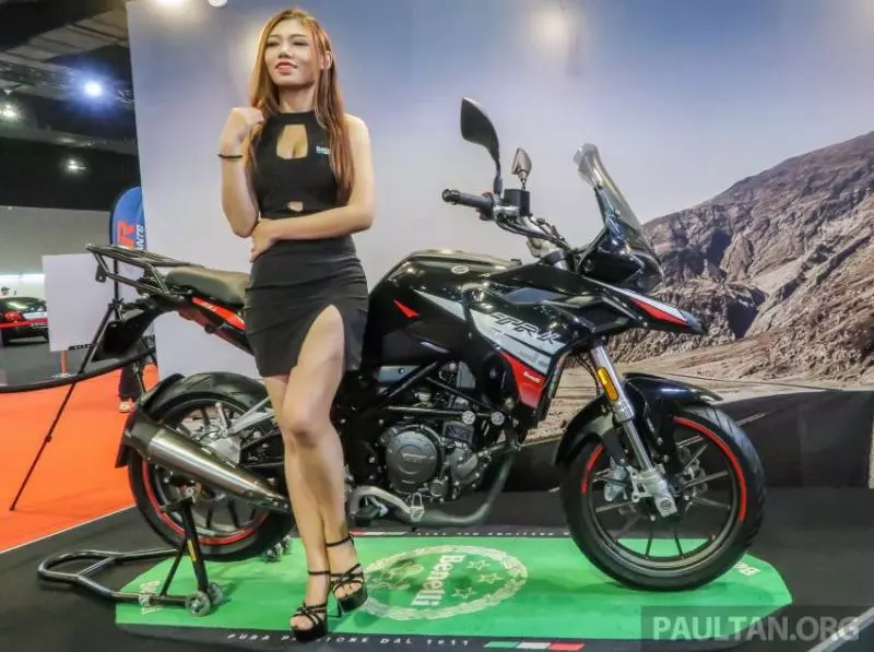 香車美人,就在【2018吉隆坡國際汽車展】飆現狂野美