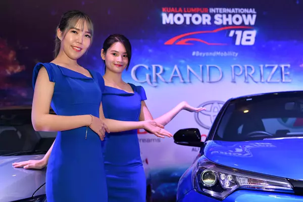 香車美人,就在【2018吉隆坡國際汽車展】飆現狂野美