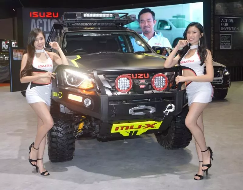 香車美人,就在【2018吉隆坡國際汽車展】飆現狂野美