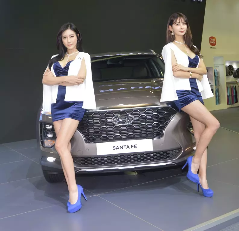 香車美人,就在【2018吉隆坡國際汽車展】飆現狂野美
