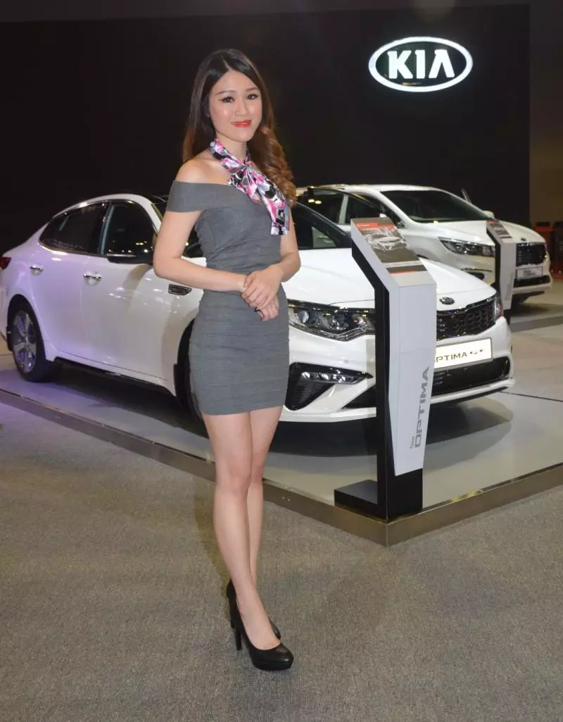 香車美人,就在【2018吉隆坡國際汽車展】飆現狂野美