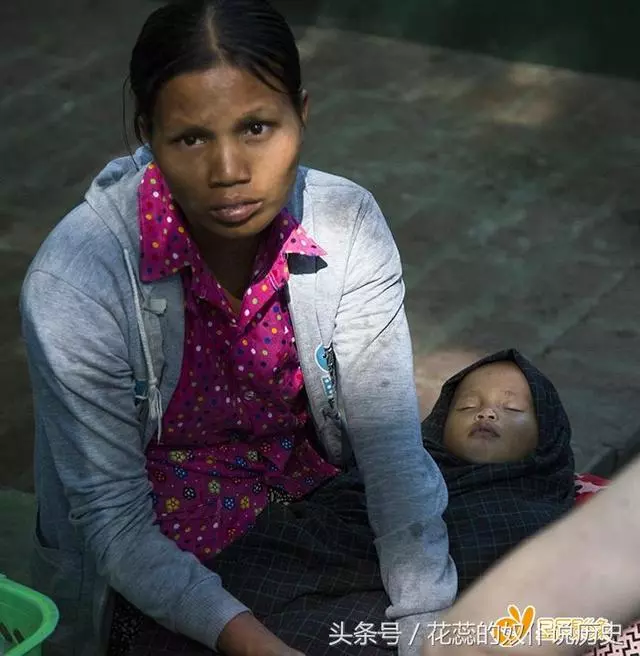 哥哥山裡撿回一個女乞丐,侄子入學她給了一張卡,我看到數字暈了