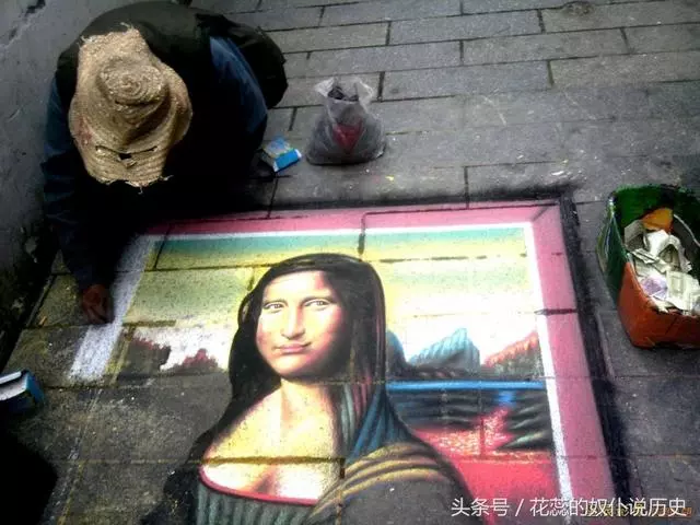 哥哥山裡撿回一個女乞丐,侄子入學她給了一張卡,我看到數字暈了
