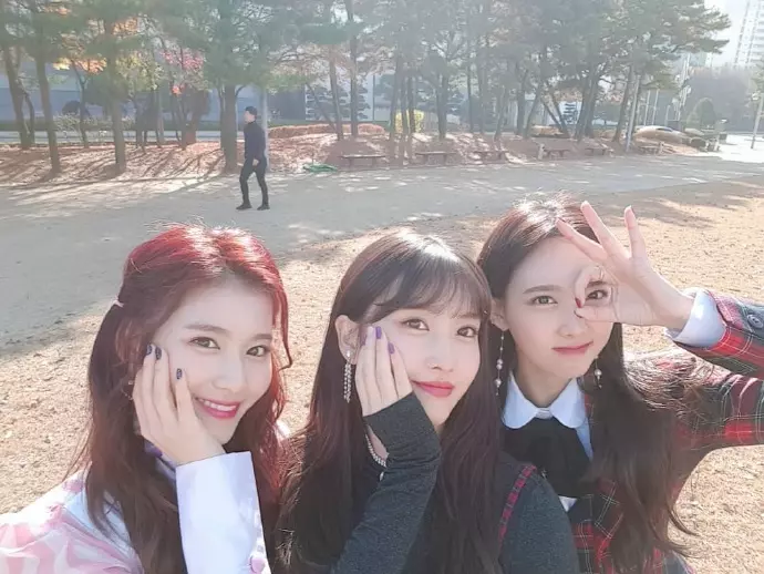 [TWICE][新聞]181201 真·熱到變形TWICE現身關島公演現場辛苦彩排